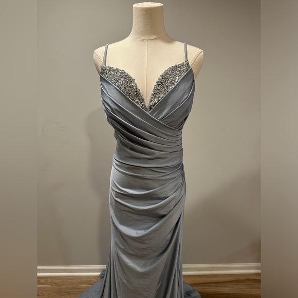 Mother of the bride/groom. Sz 16• NWT. Beautiful w/cinching at the back. - Picture 5 of 5